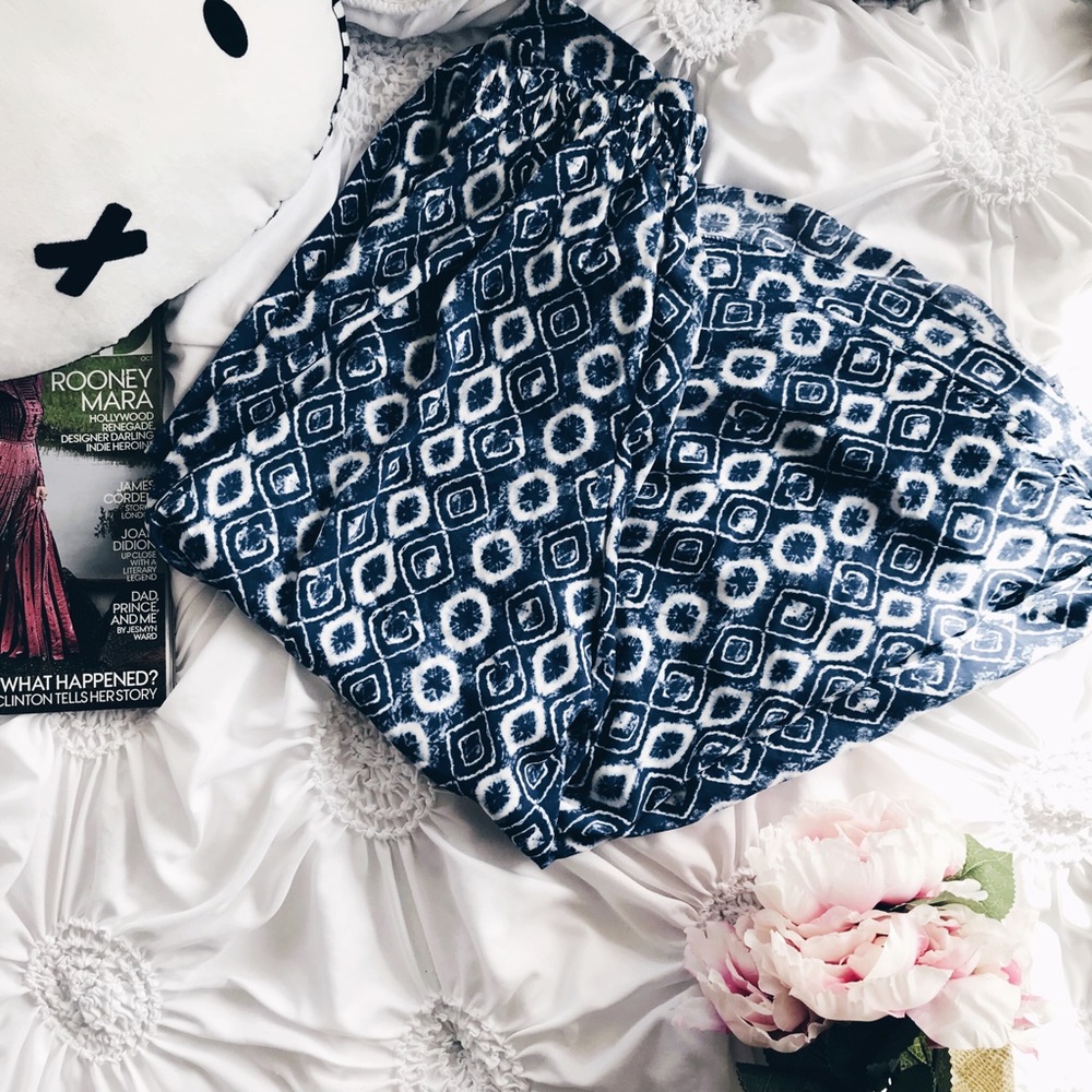 ON THE ROAD Blue Patterned Gaucho Pants